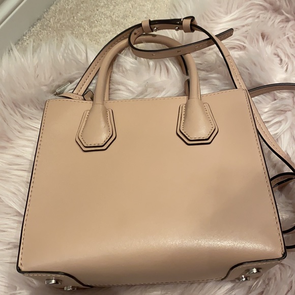 COPY - Michel Kors Mercer Medium Saffiano with crystals - Picture 3 of 11